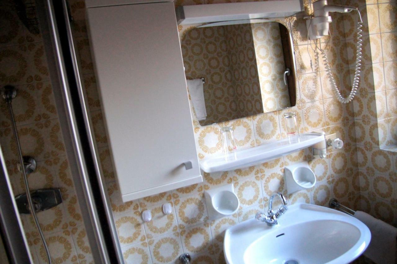 Pension Appartement Santl Antholz Niedertal Zimmer foto